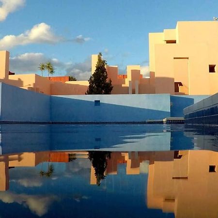 La Muralla Roja Calpe Luaran gambar