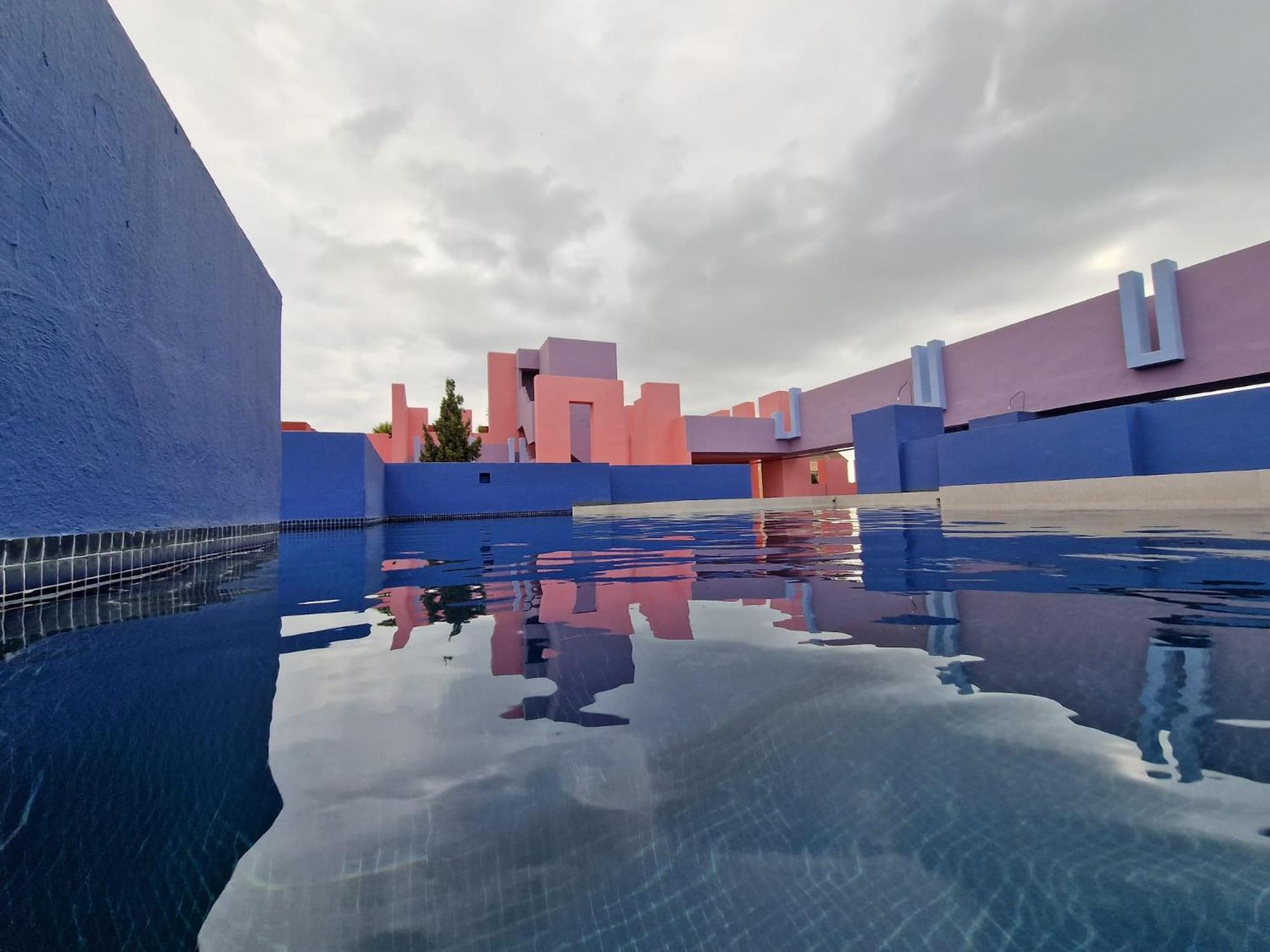 La Muralla Roja Calpe Luaran gambar
