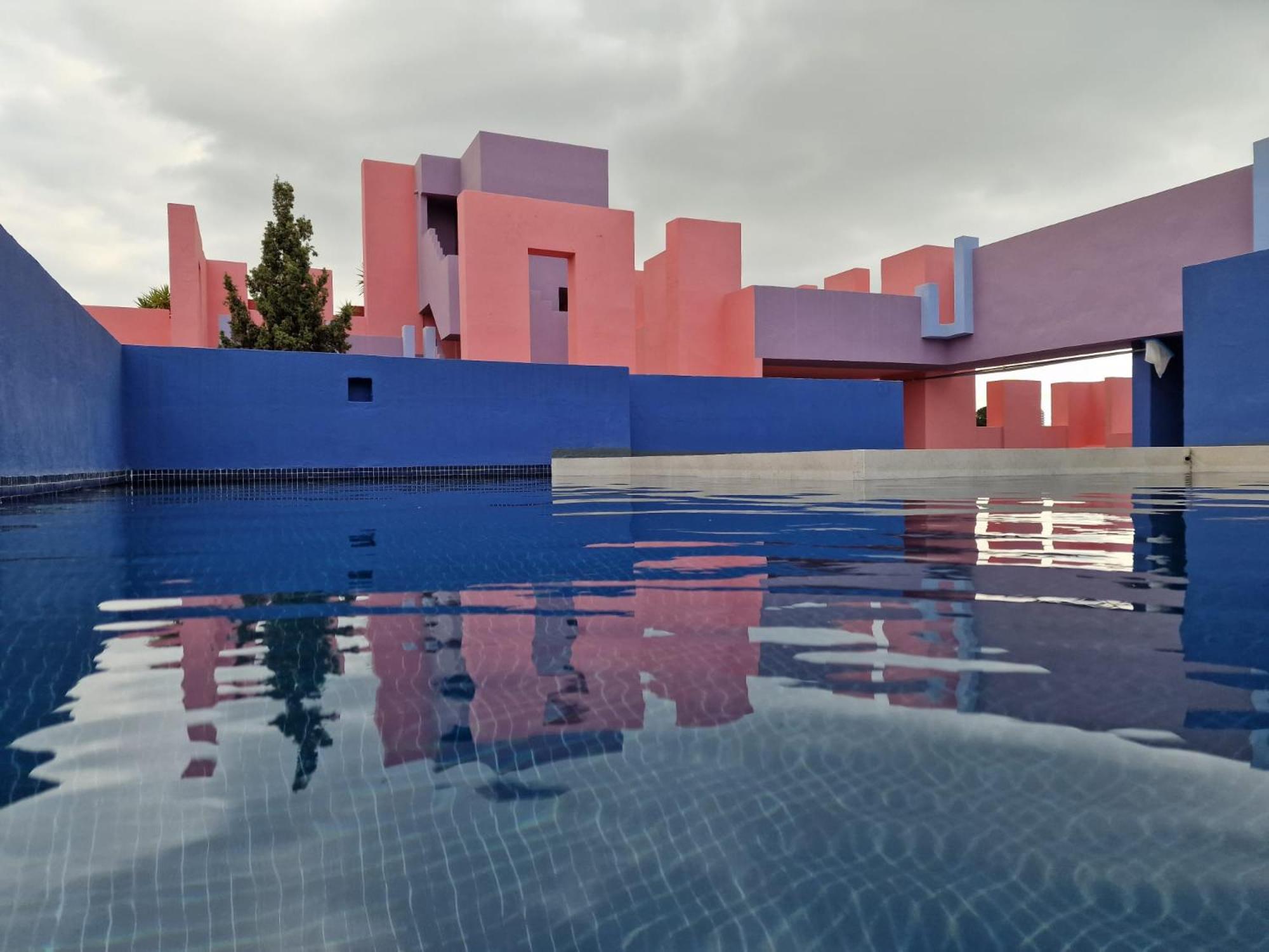 La Muralla Roja Calpe Luaran gambar