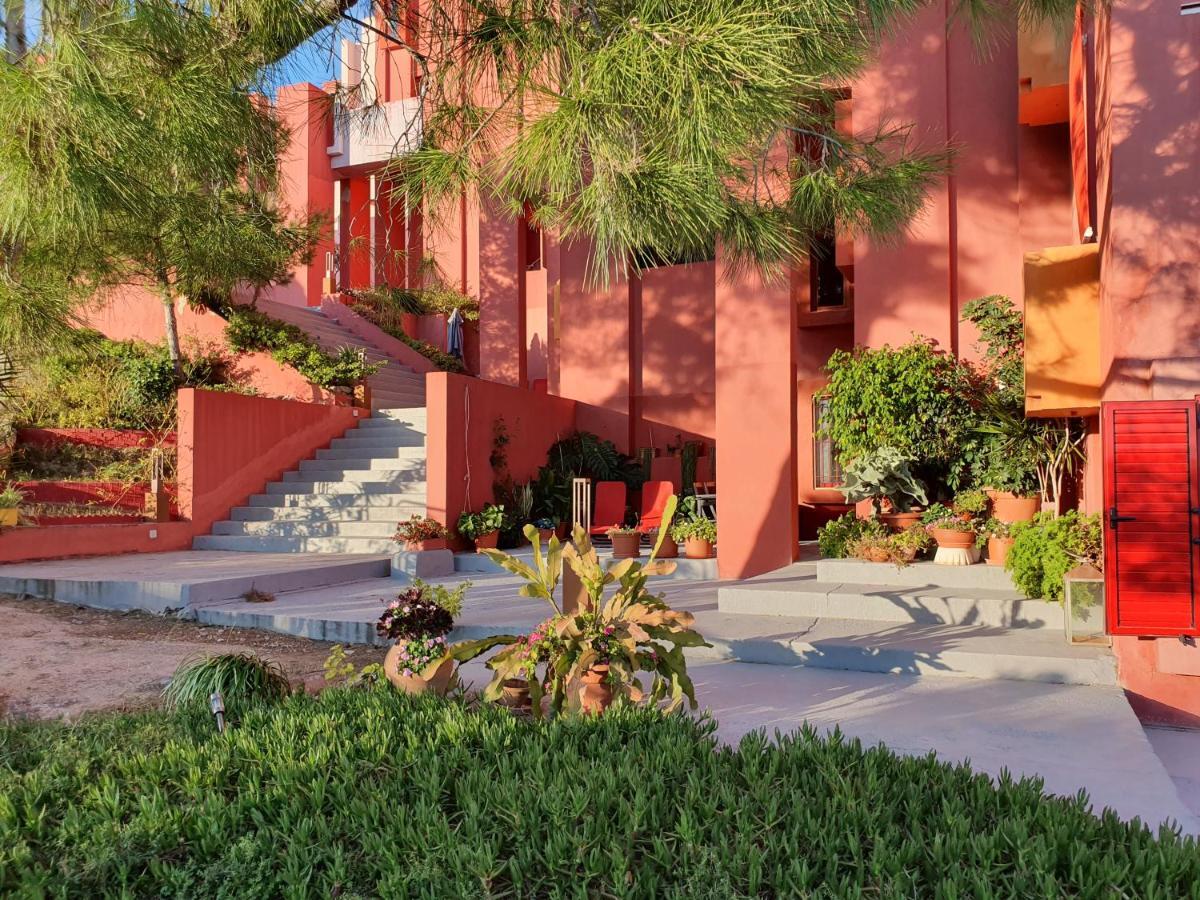 La Muralla Roja Calpe Luaran gambar