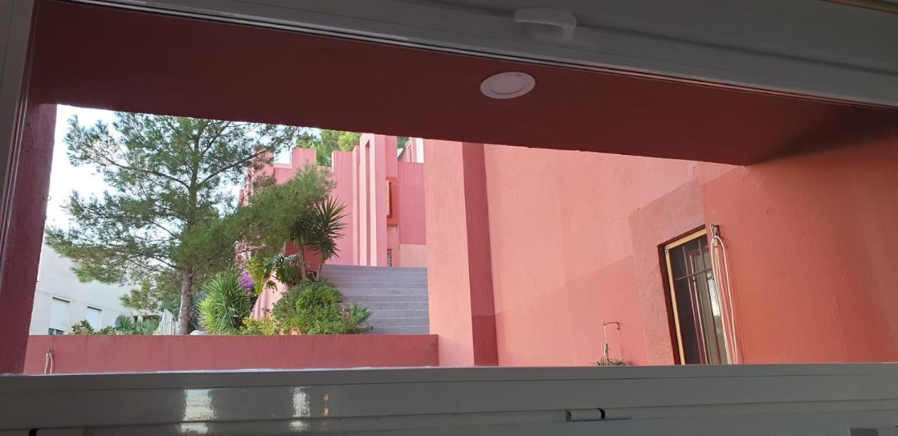 La Muralla Roja Calpe Luaran gambar