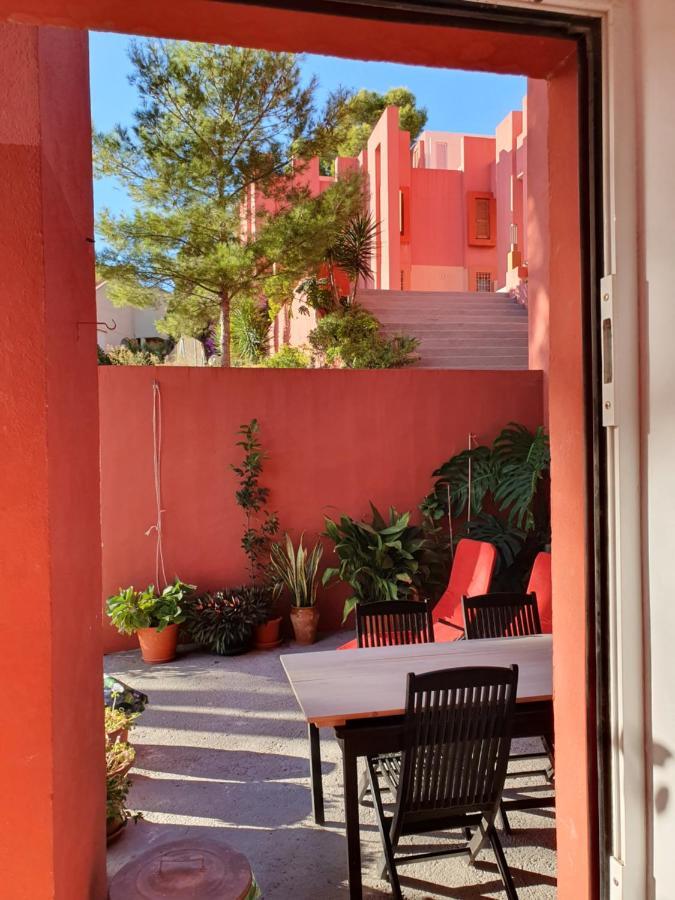 La Muralla Roja Calpe Luaran gambar